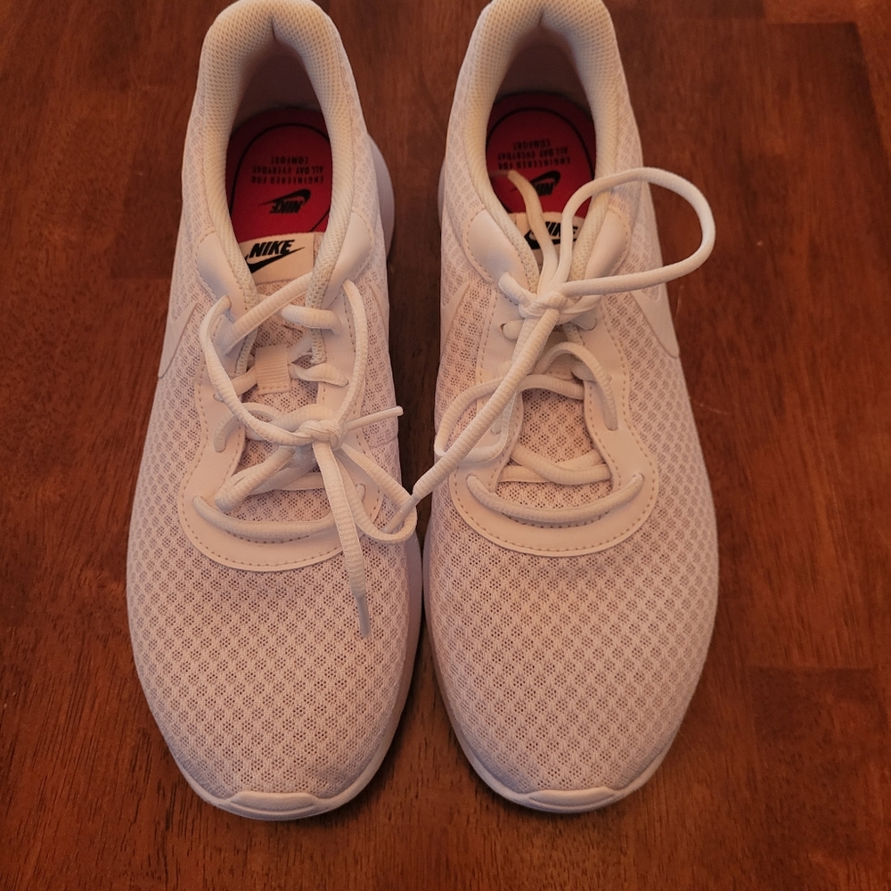 Nike Tanjun Women's Running Shoes